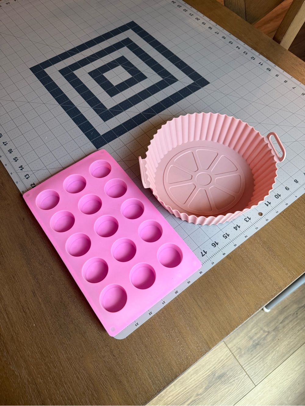 Silicone Baking Mold and Air Fryer Basket Set Kitchen Supplies Pink